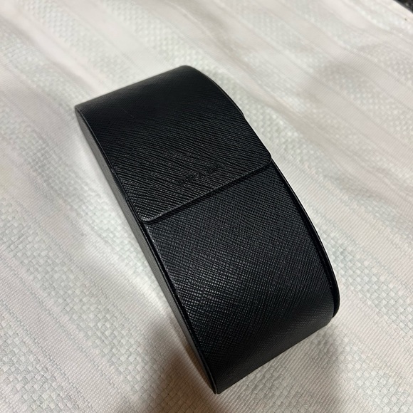 Prada sunglasses & case - Picture 6 of 9